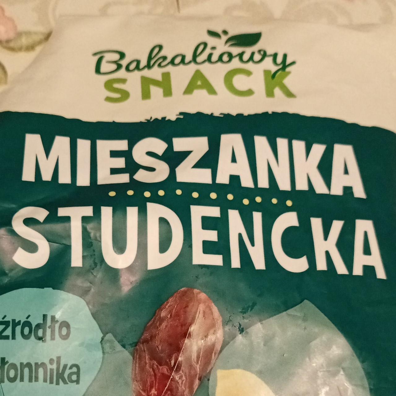 Zdjęcia - mieszkanka studencka Bakaliowy snack