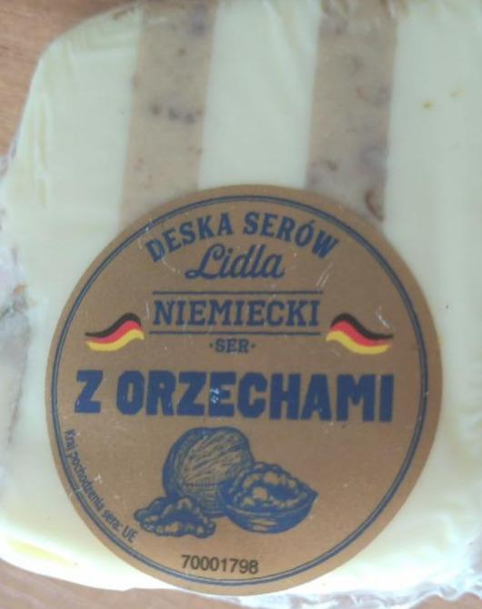 Zdjęcia - NIemiecki ser z orzechami deska serów Lidla