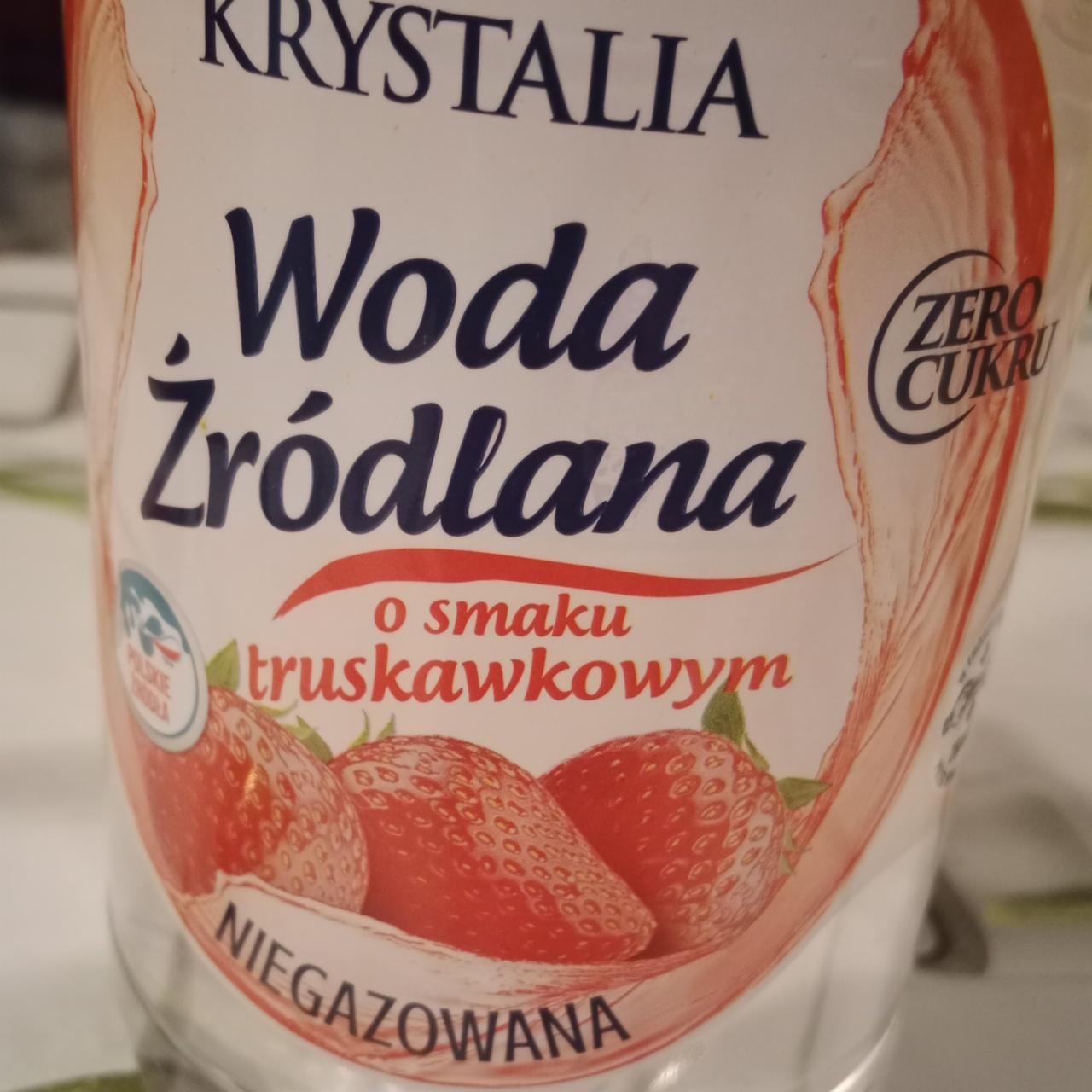 Zdjęcia - woda o smaku truskawkowym krystalia