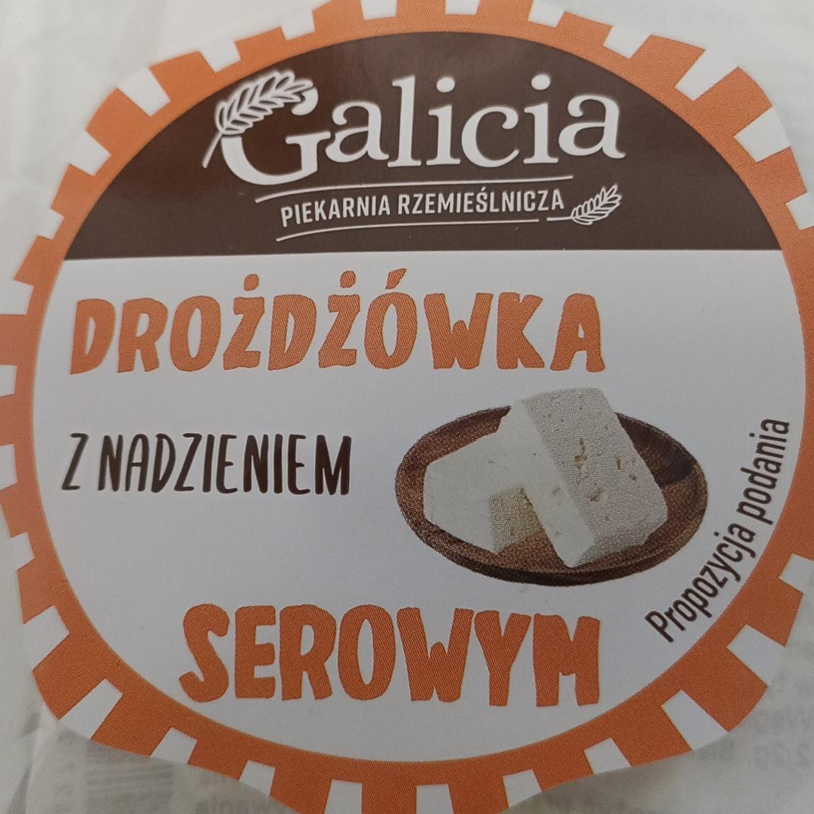 Zdjęcia - Drożdżówka z nadzieniem serowym Galicia
