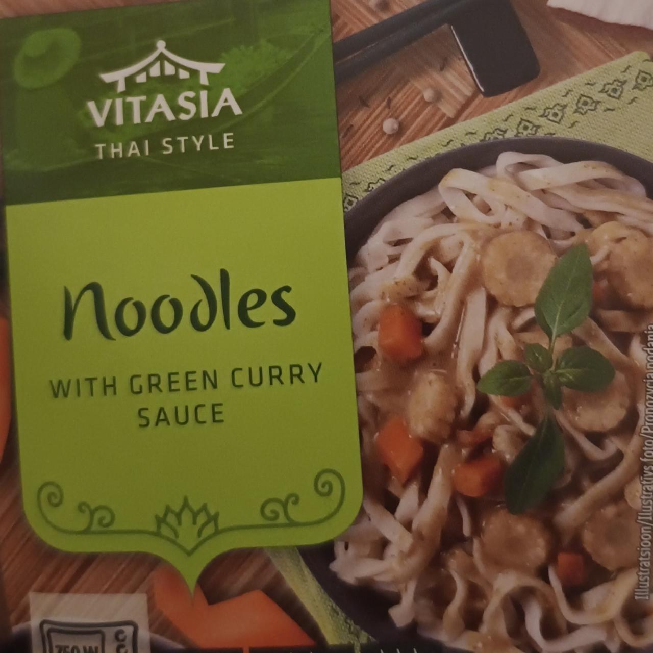Zdjęcia - Noodles with green curry sauce Vitasia Thai Style