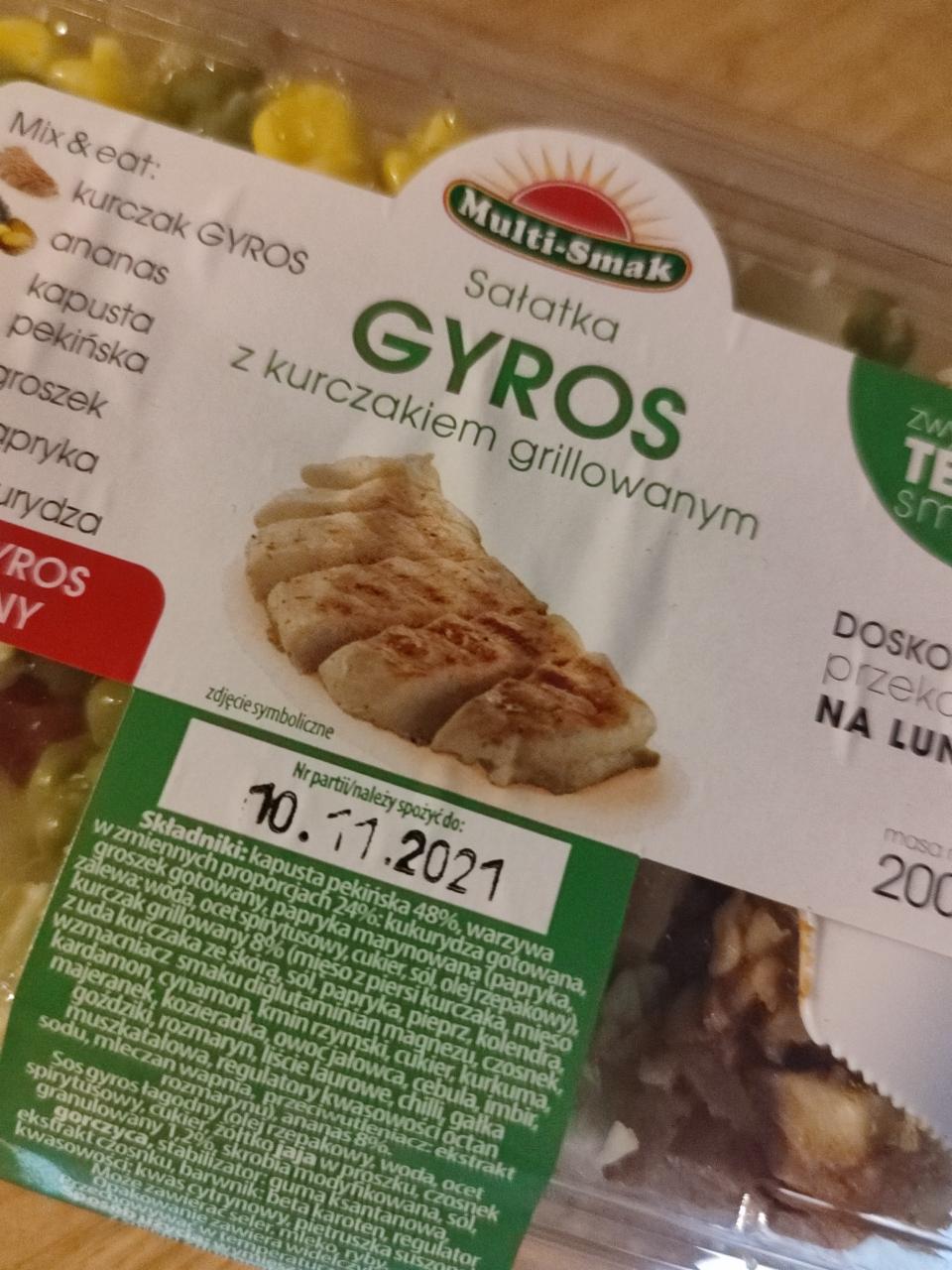 Zdjęcia - Sałatka gyros z kurczakiem grillowanym i sos gyros łagodny 200 g