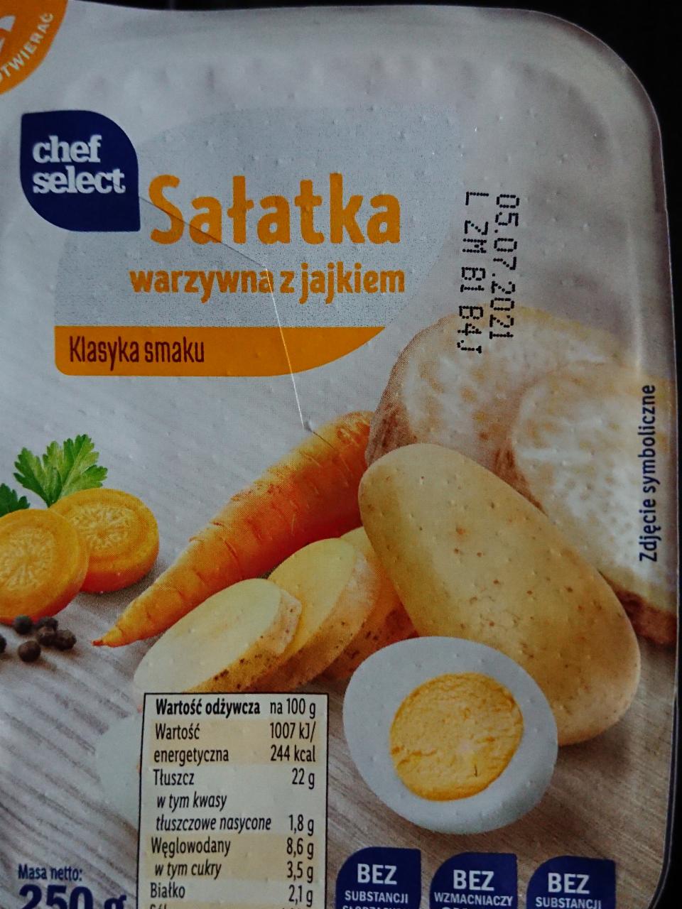 Zdjęcia - Sałatka warzywna z jajkiem chef select