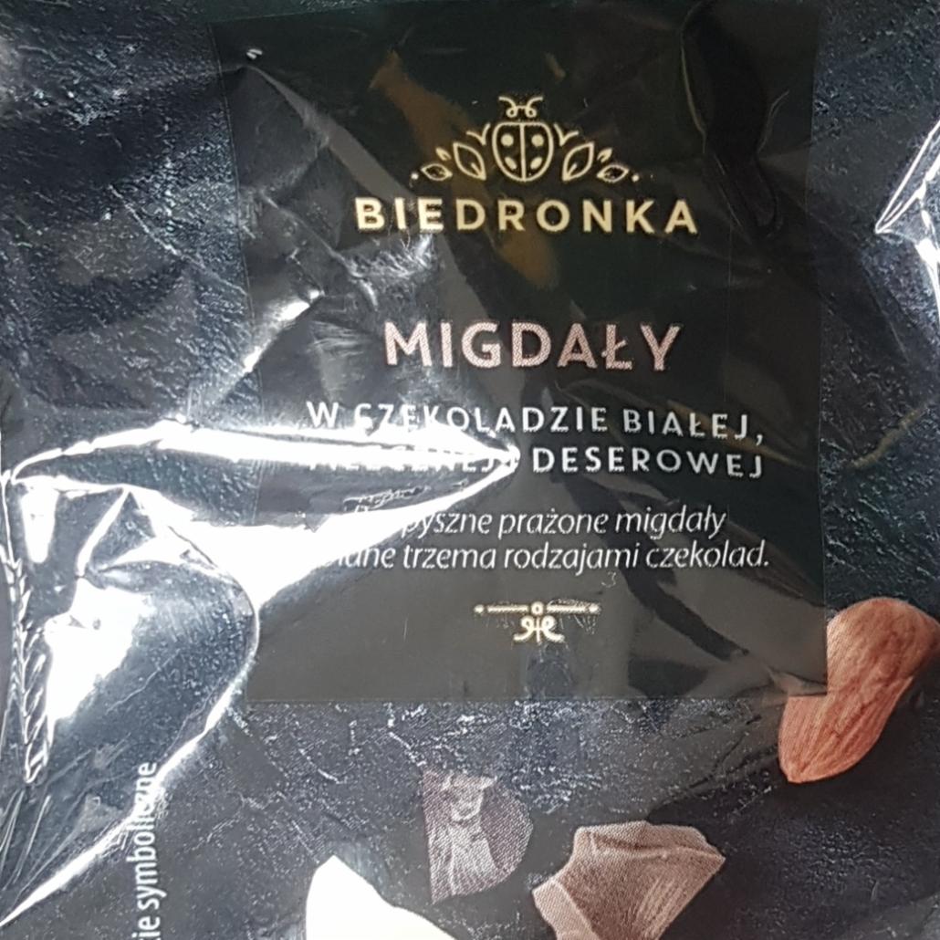 Zdjęcia - migdały prażone w czekoladzie białej Biedronka