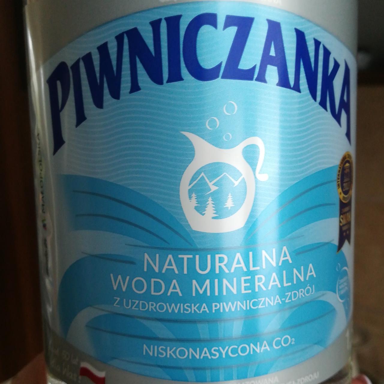 Zdjęcia - Woda mineralna niskonasycona Piwniczanka