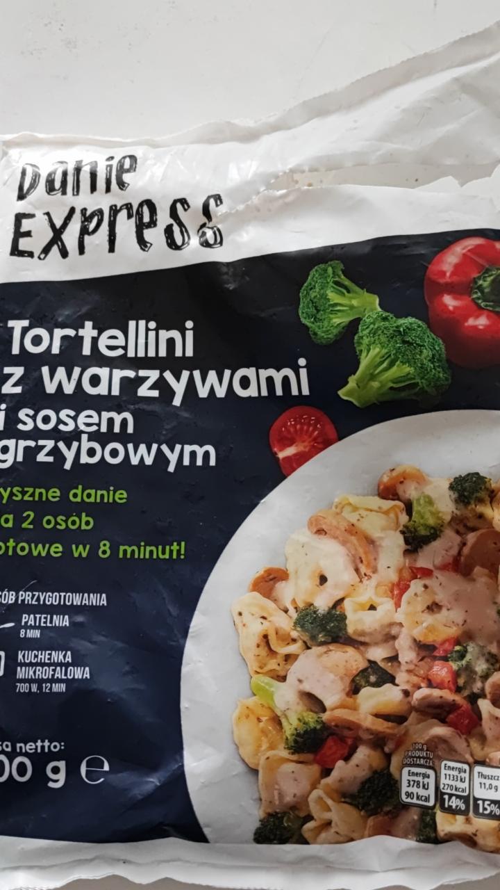 Zdjęcia - Tortellini z warzywami i sosem grzybowym Danie Express