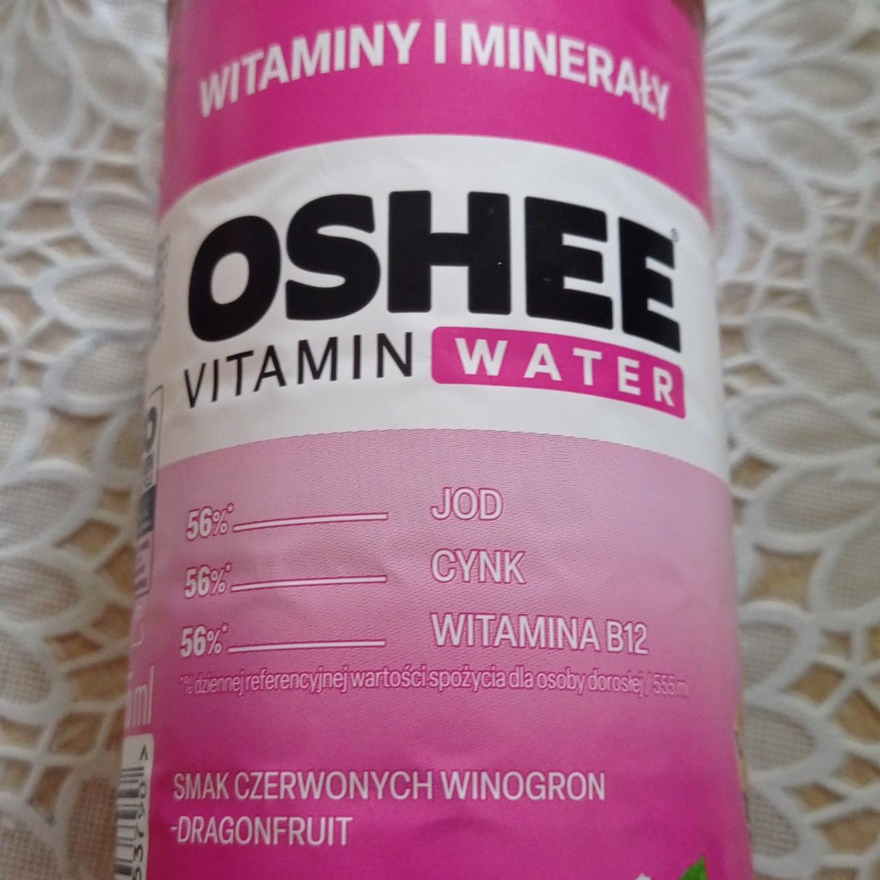 Zdjęcia - Oshee Vitamin Water Napój niegazowany smak czerwonych winogron-dragonfruit 1,1 l