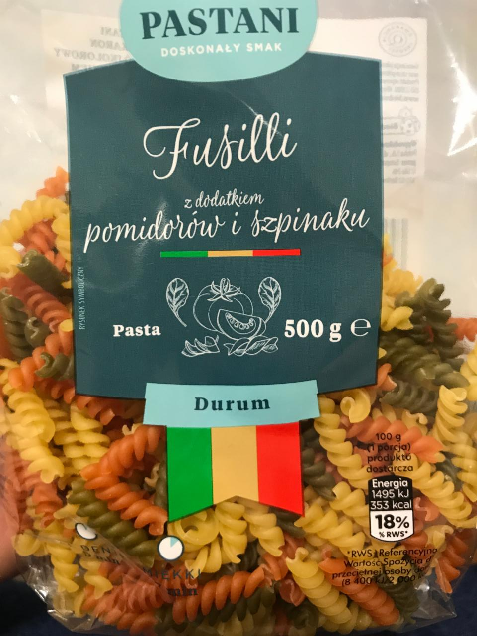 Zdjęcia - makaron Fusilli z dodatkiem pomidorów i szpinaku Pastani