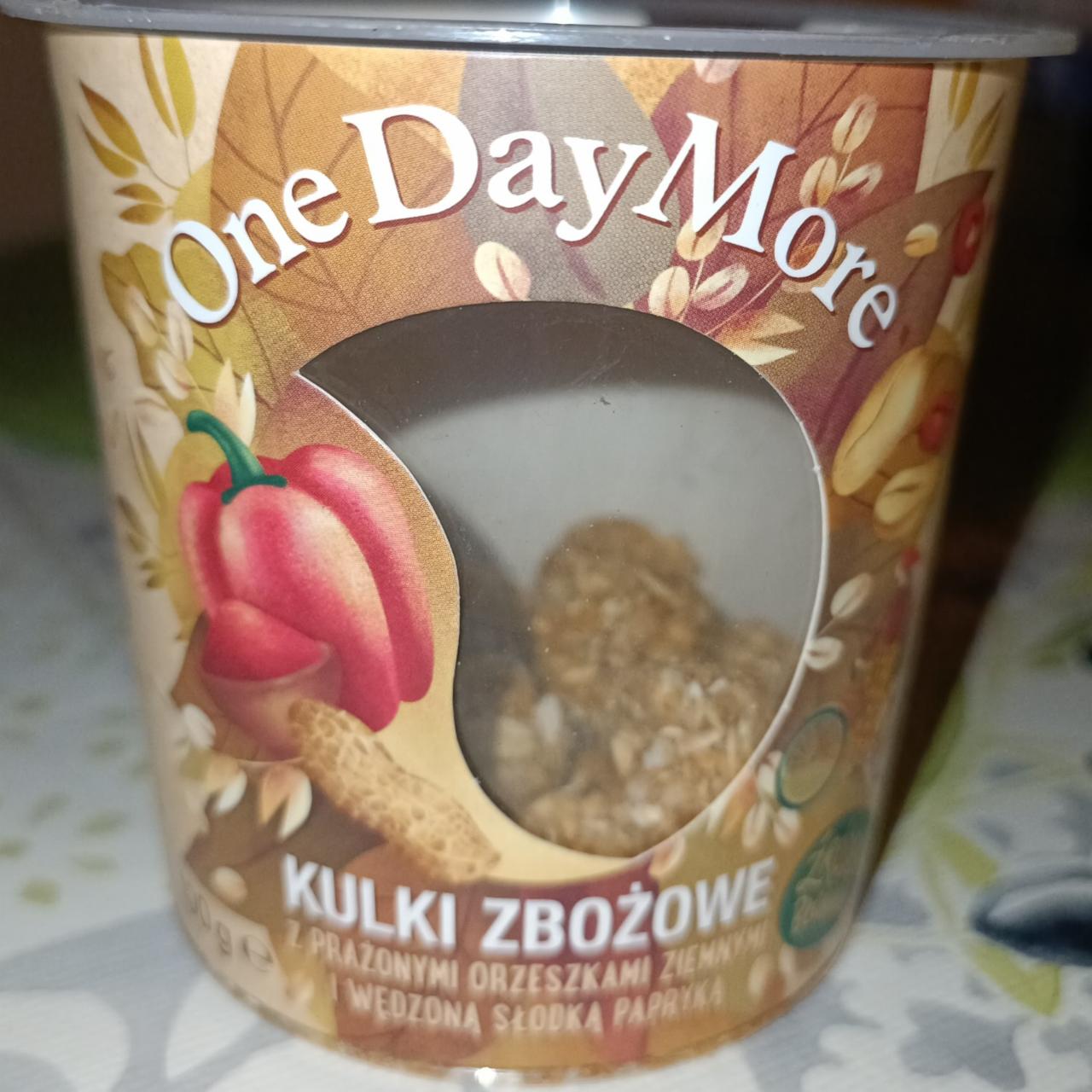 Zdjęcia - One Day More Kulki zbożowe z zprażonymi orzeszkami i wędzoną słodką papryką