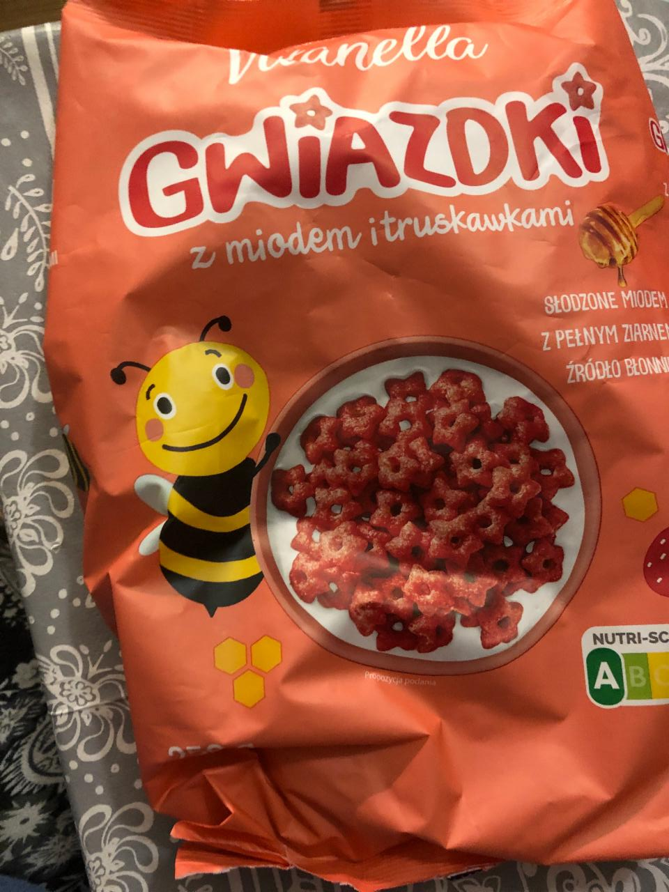 Zdjęcia - Gwiazdki z miodem i truskawkami Vitanella