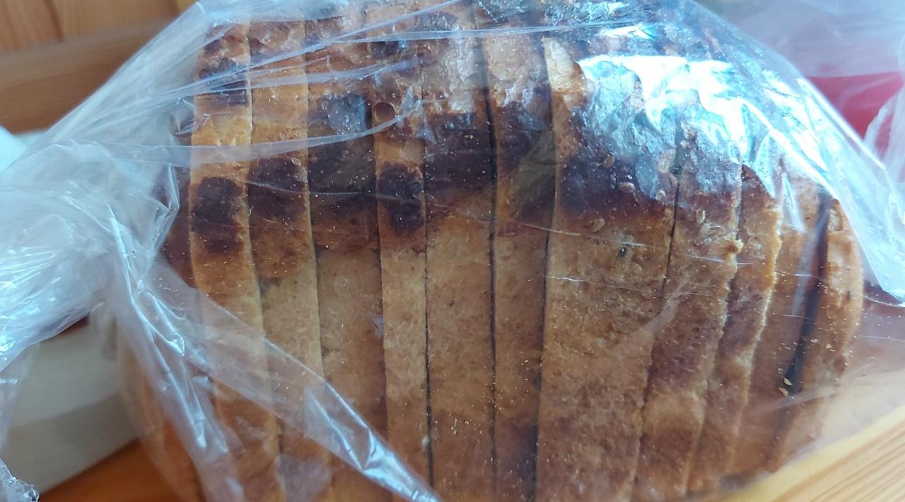 Zdjęcia - chleb 8 ziaren Jednoś Bieruń