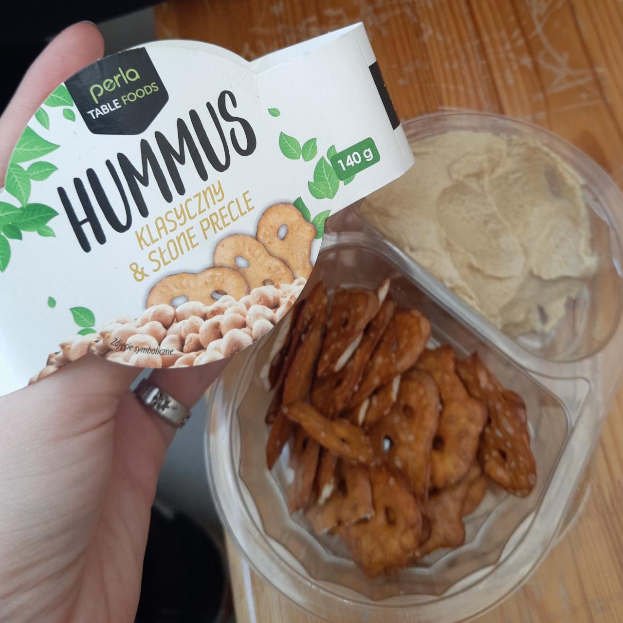 Zdjęcia - Hummus klasyczny & słone precle Perla