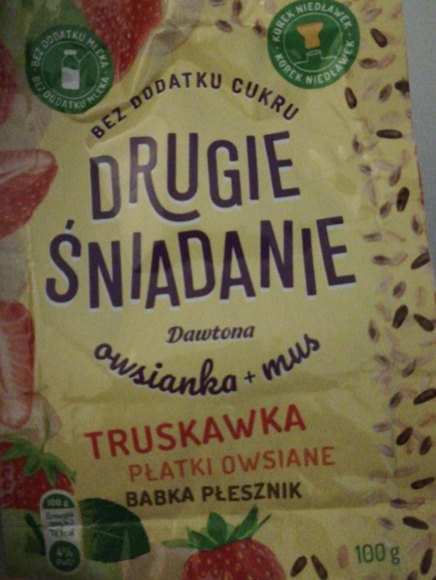 Zdjęcia - Drugie śniadanie - owsianka + mus - truskawka, płatki owsiane, babka płesznik dawtona