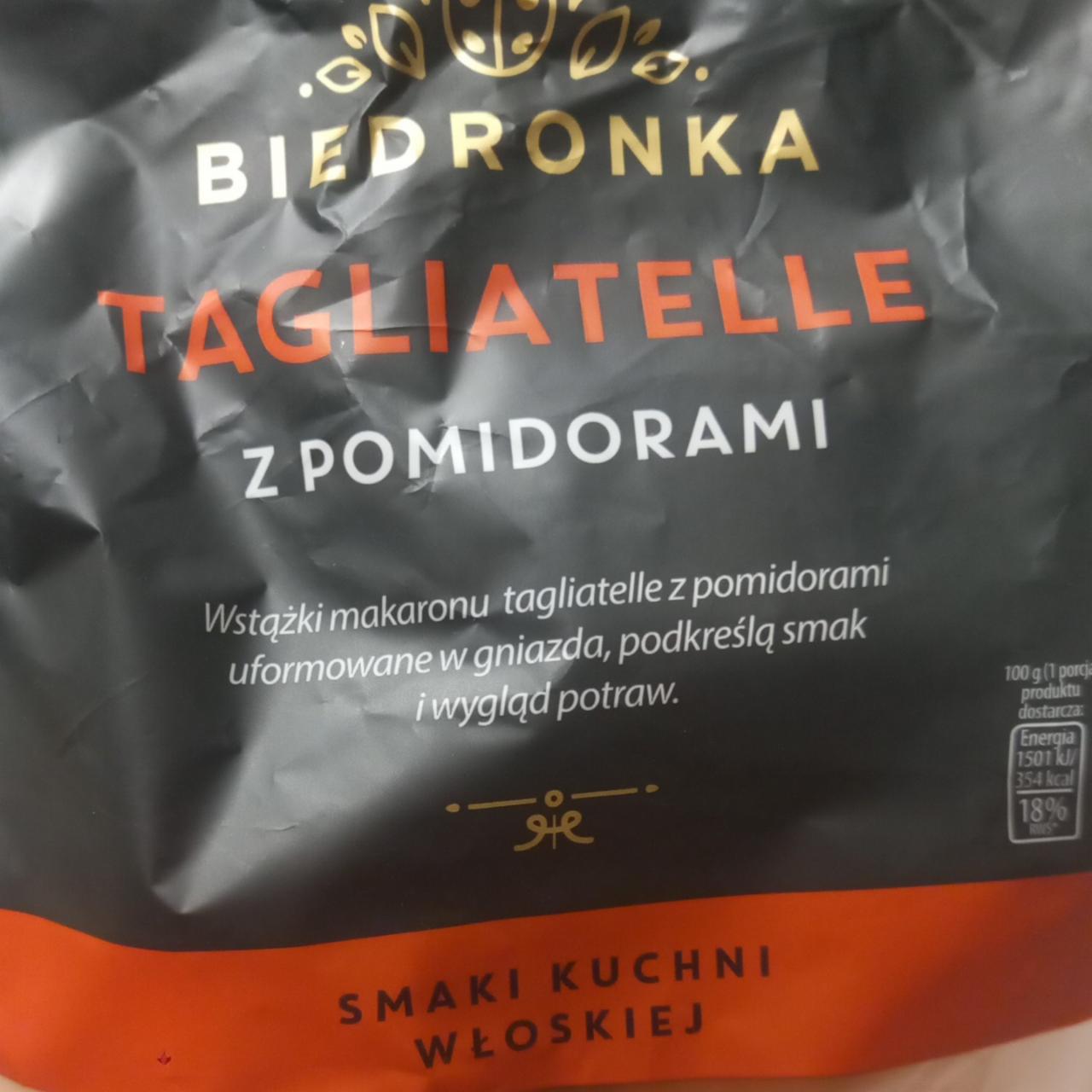 Zdjęcia - Makaron tagiatelle z pomidorami Biedronka