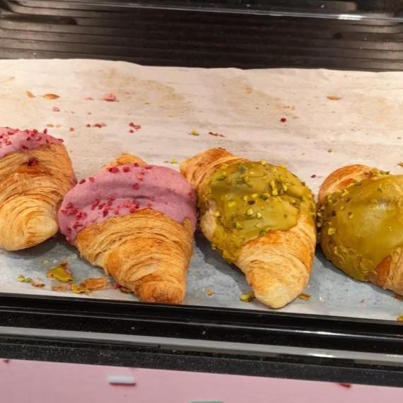 Zdjęcia - Croissant pistacjowy Lidl