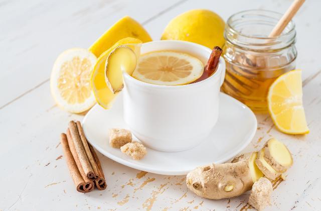 Zdjęcia - Herbata imbirowa z cytryną i miodem