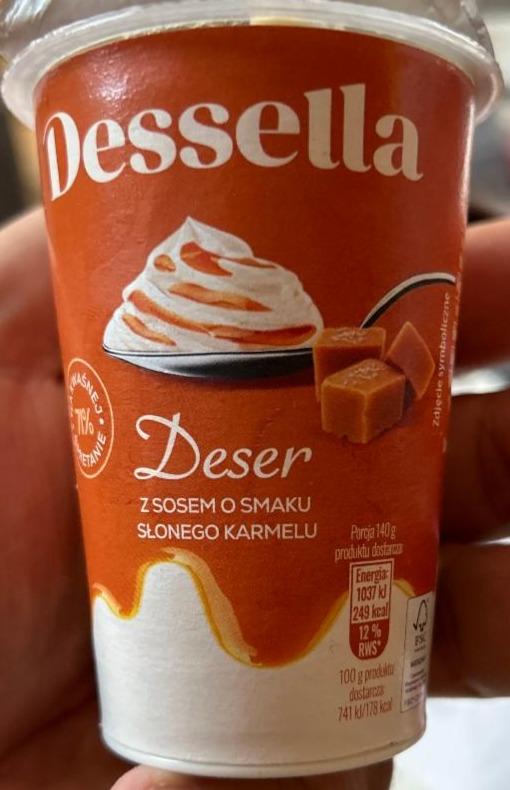 Zdjęcia - Deser sosem o smaku słonego karmelu Dessella