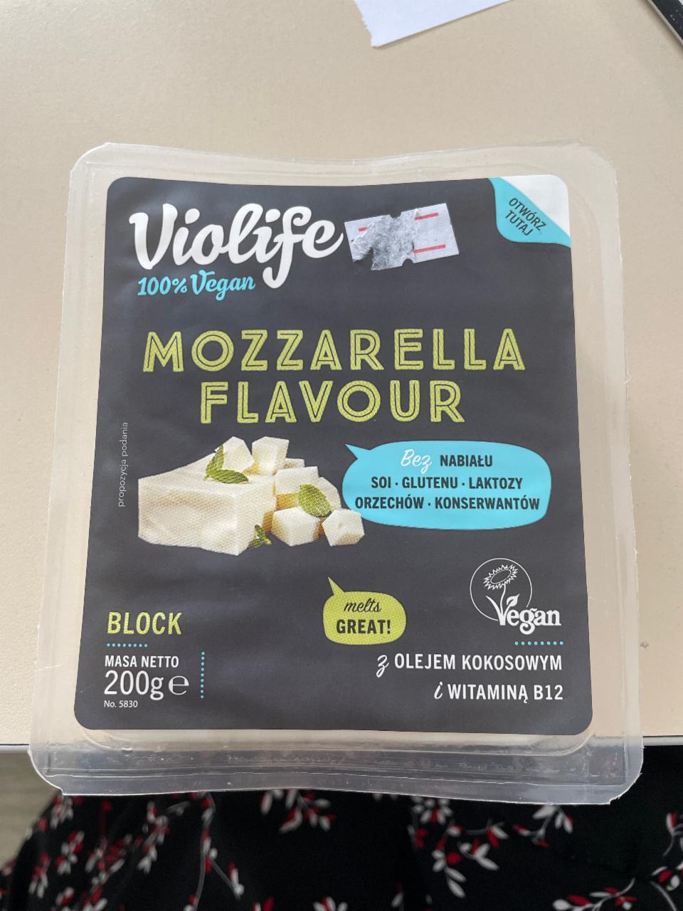 Zdjęcia - Violife Produkt na bazie oleju kokosowego o smaku mozzarella blok 200 g