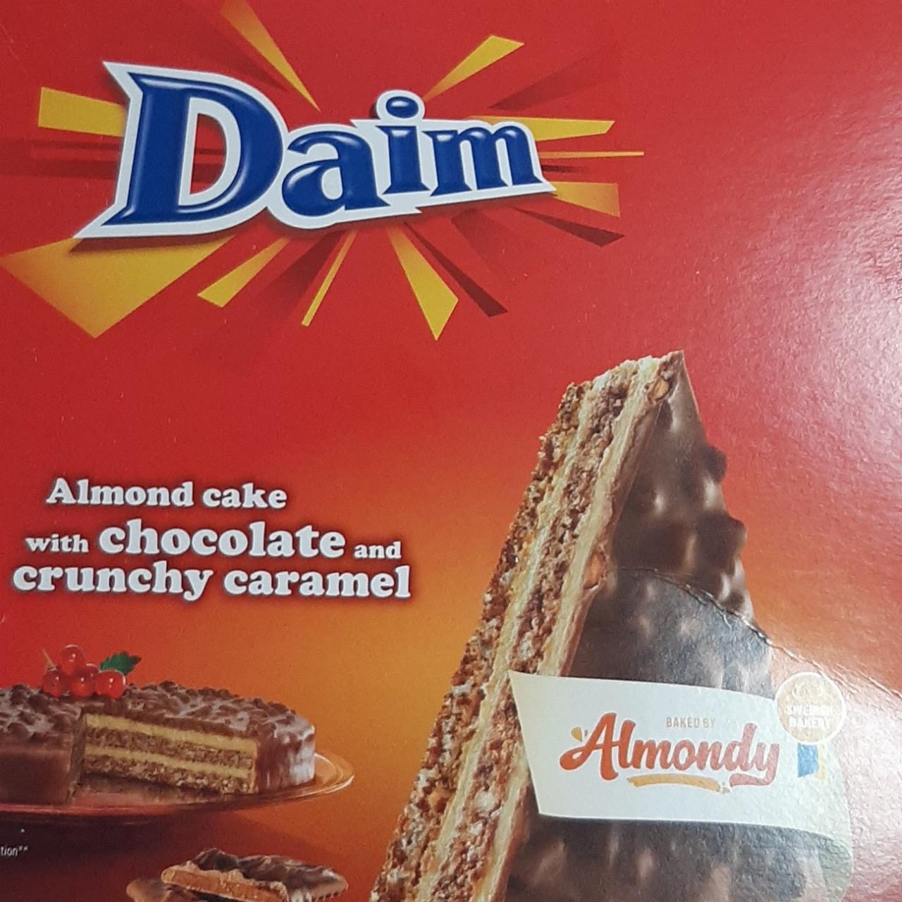 Zdjęcia - Almond cake with chocolate and crunchy caramel Daim