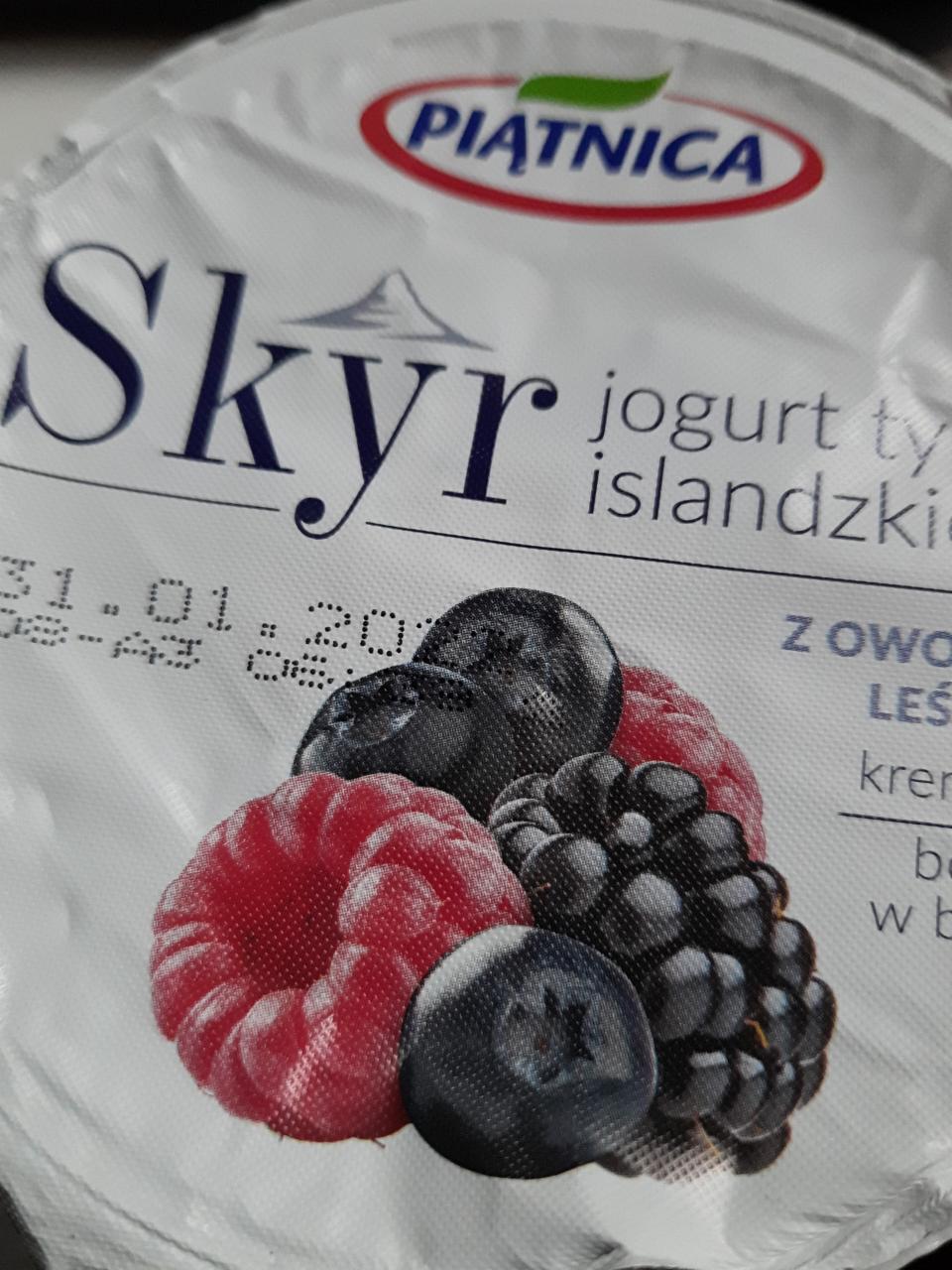 Zdjęcia - Jogurt typu islandzkiego z owocami leśnymi Piątnica