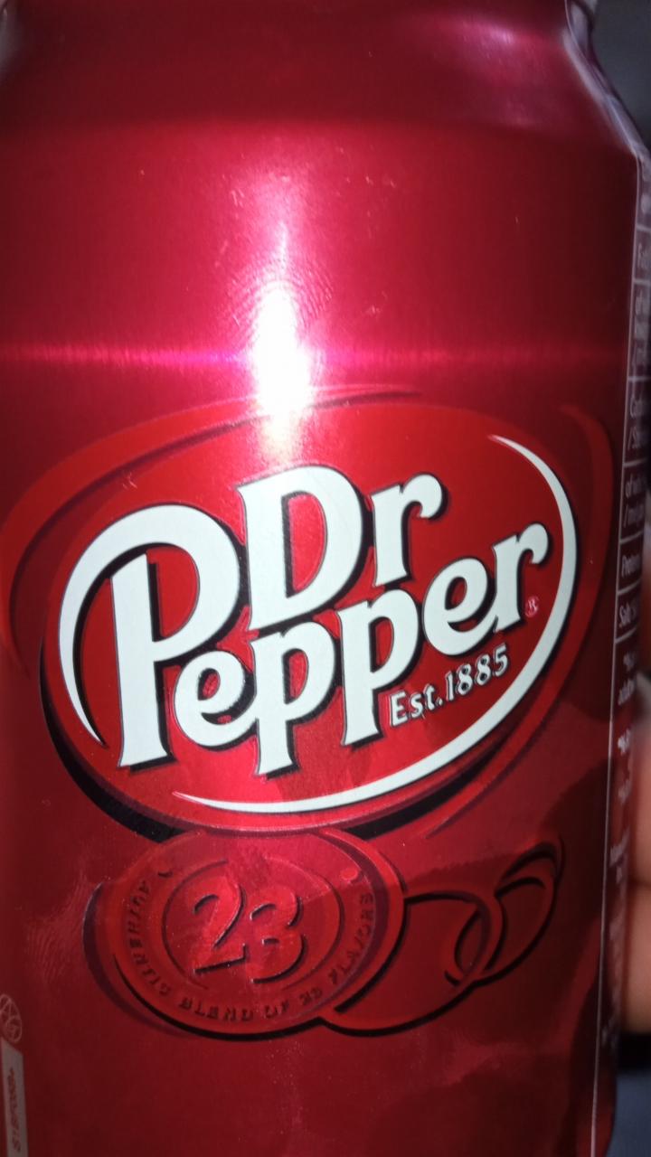 Zdjęcia - Dr Pepper Napój gazowany o smaku owocowym 330 ml