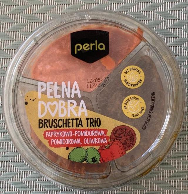 Zdjęcia - Bruschetta trio paprykowo-pomidorowa, pomidorowa, oliwkowa Perla