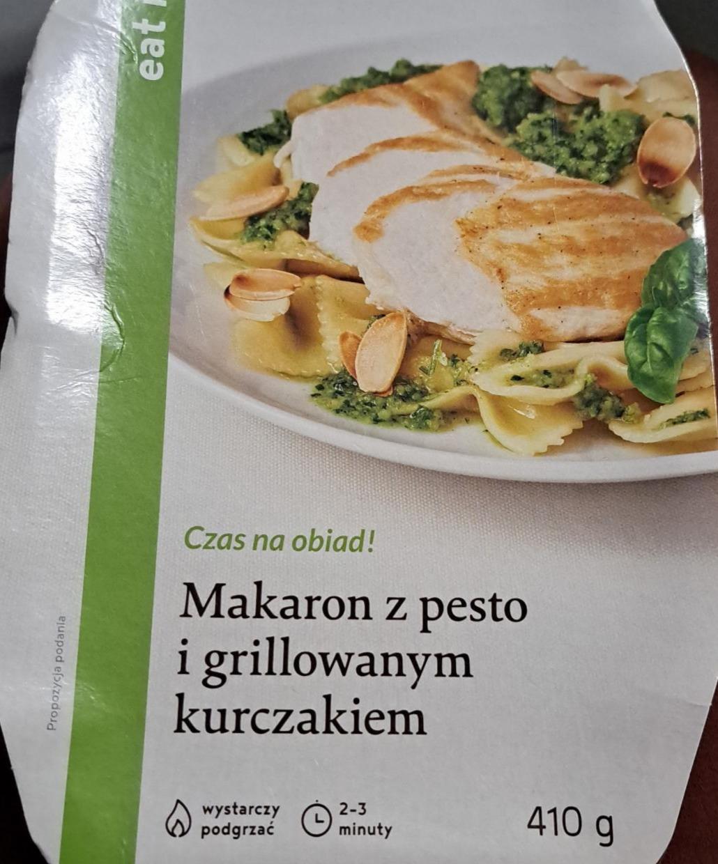 Zdjęcia - Makaron z pesto i grillowanym kurczakiem eat me