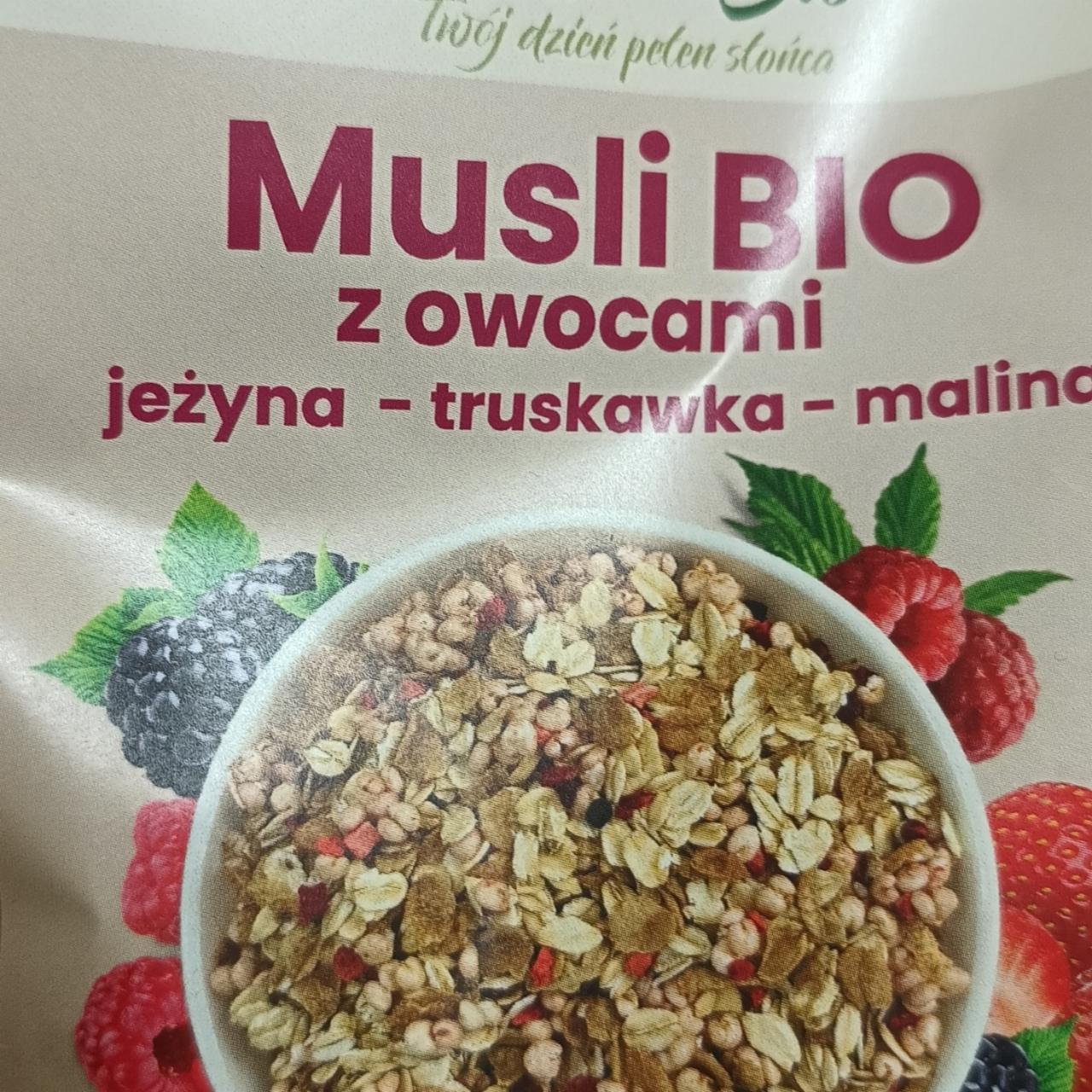 Zdjęcia - Musli BIO z owocami jeżyna - truskawka - malina Soligrano