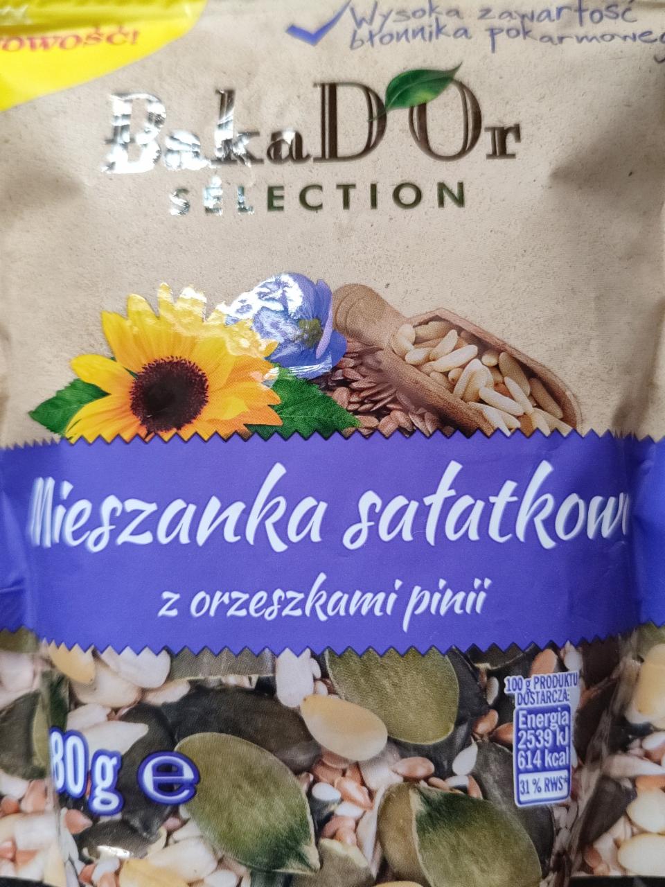 Zdjęcia - Mieszanka sałatkowa z orzeszkami pinii BakaDor 