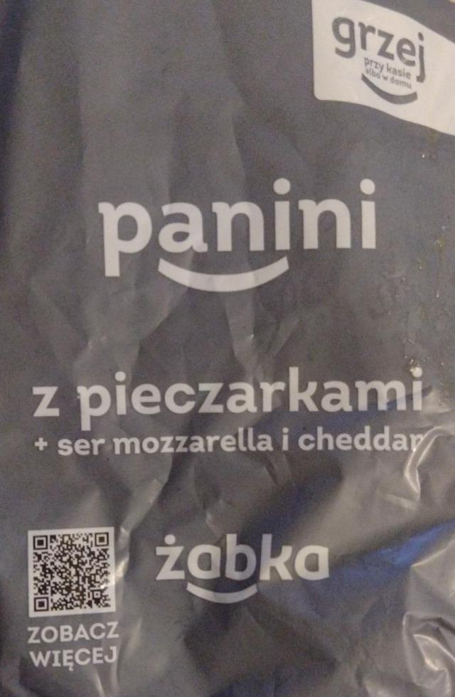 Zdjęcia - Panini z pieczarkami ser mozzarella i cheddar Żabka