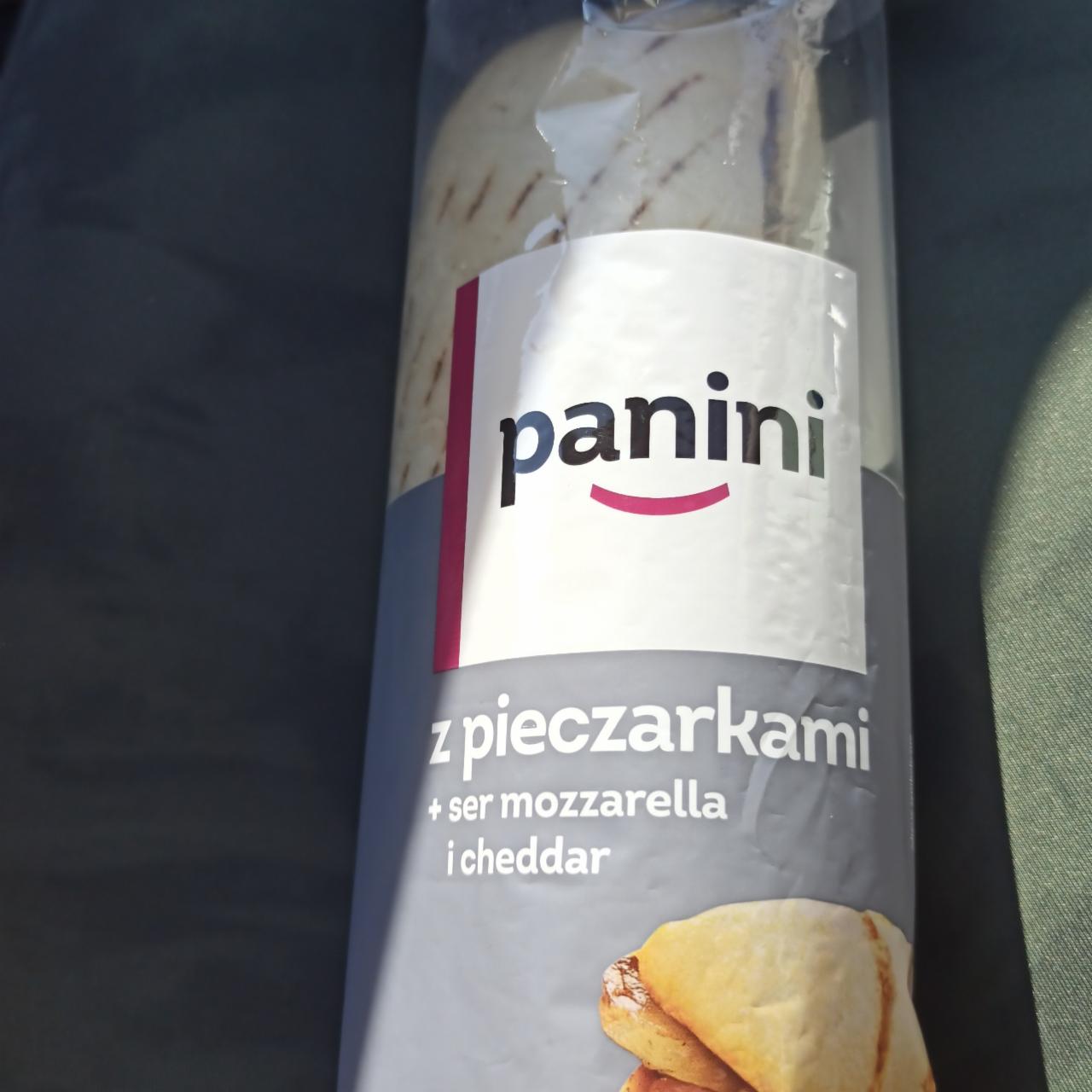 Zdjęcia - Panini z pieczarkami ser mozzarella i cheddar Żabka