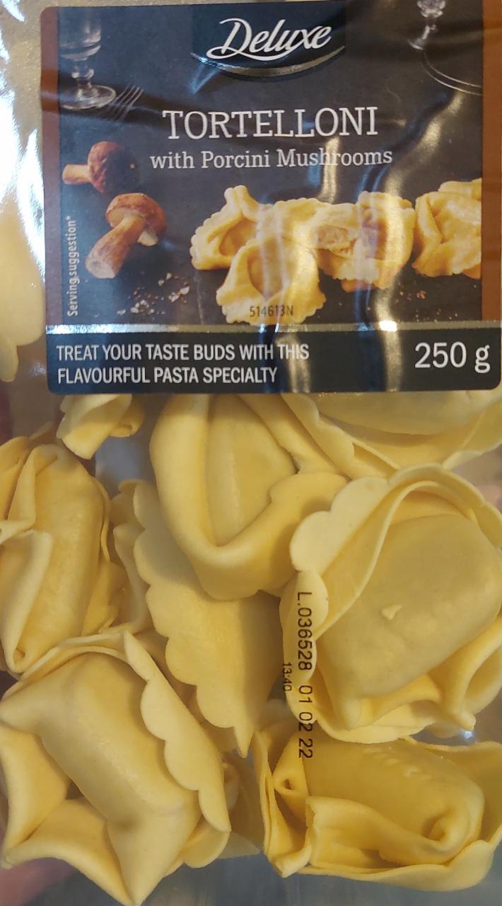 Zdjęcia - Tortelloni with porcini mushrooms Deluxe