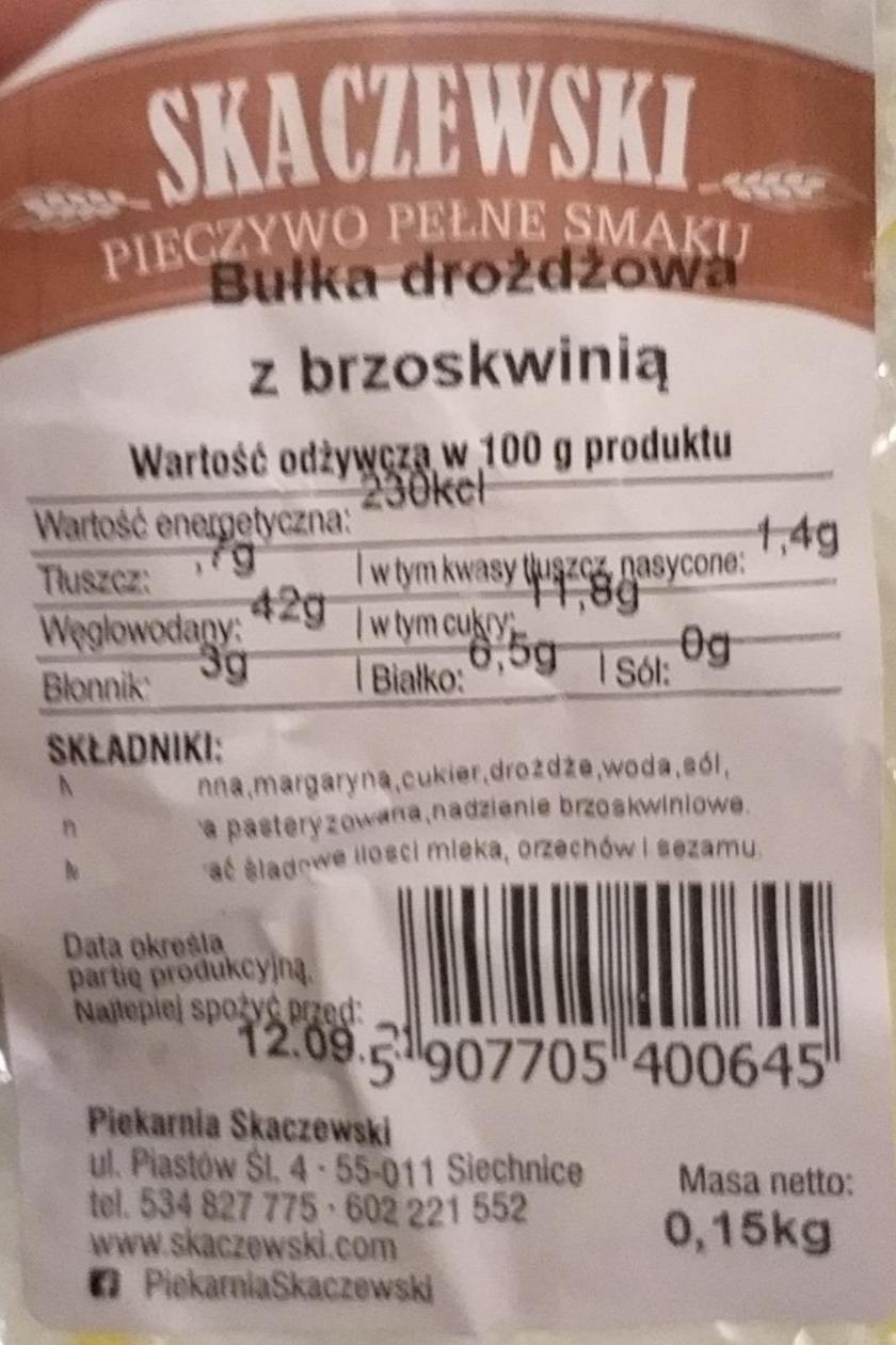 Zdjęcia - Bułka drożdżowa z brzoskwinią Skaczewski