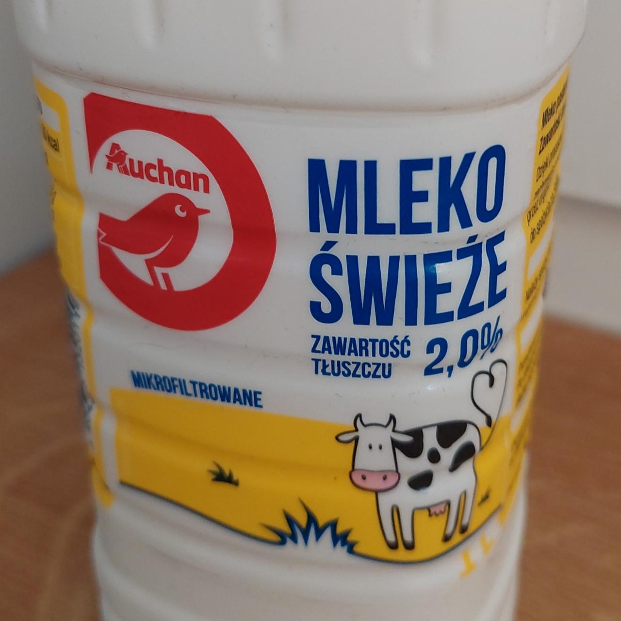 Zdjęcia - Mleko świeże 2,0% Auchan