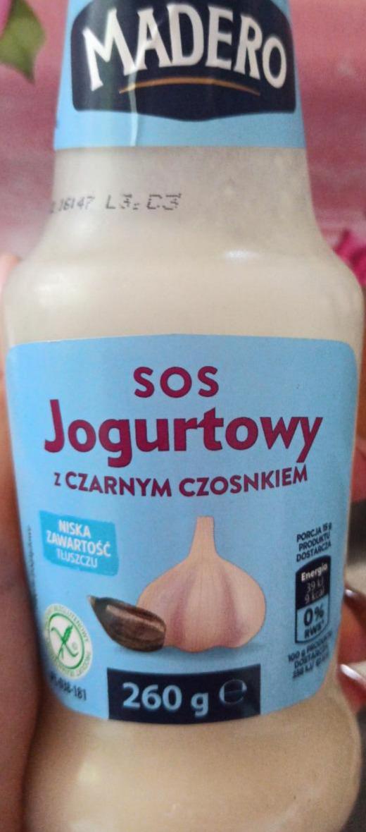 Zdjęcia - Sos jogurtowy z czarnym czosnkiem Madero