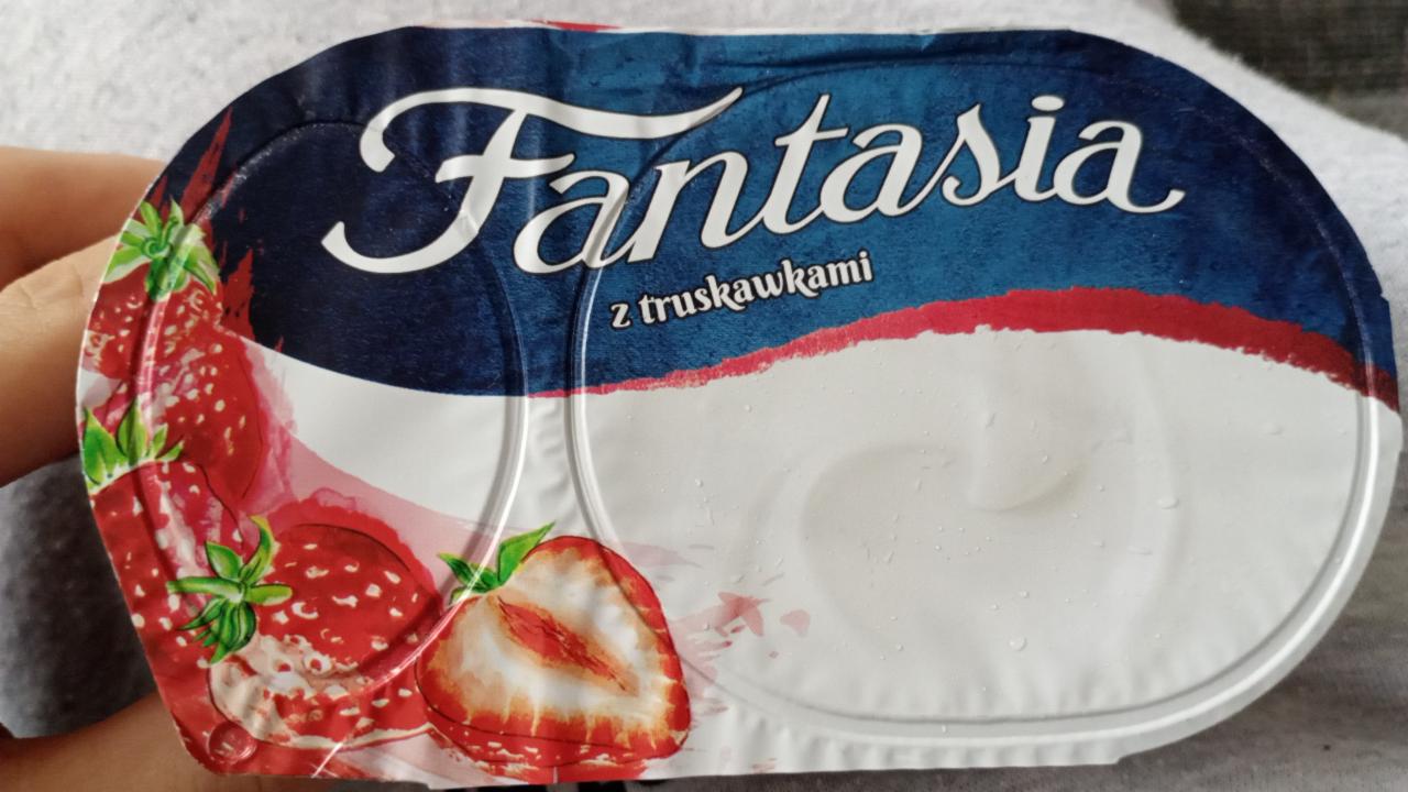 Zdjęcia - Jogurt kremowy z truskawkami 118 g Fantasia