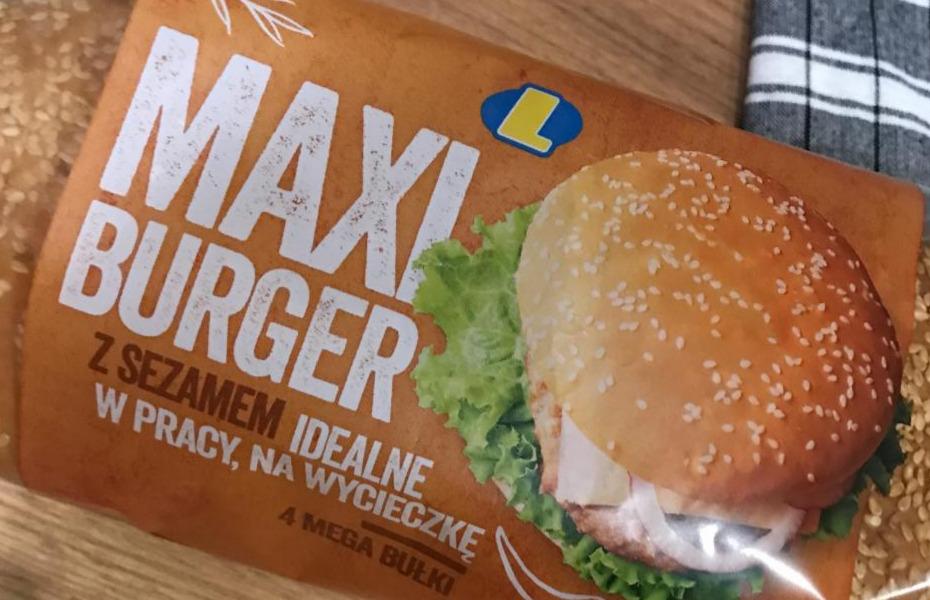 Zdjęcia - Maxi Burger z sezamem Lewiatan
